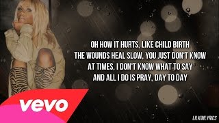 Lil&#39; Kim Ft. Mary J. Blige - Hold On (Lyrics Video) HD