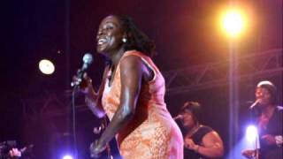Sharon Jones & The Dap-Kings - Mama Don't Like My Man
