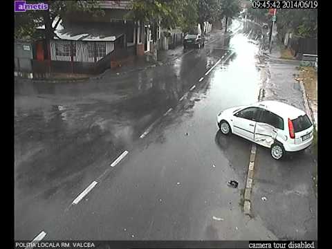 Accident rutier produs de Hodorogea Bogdan in Ramnicu Valcea pe Splaiul Independentei