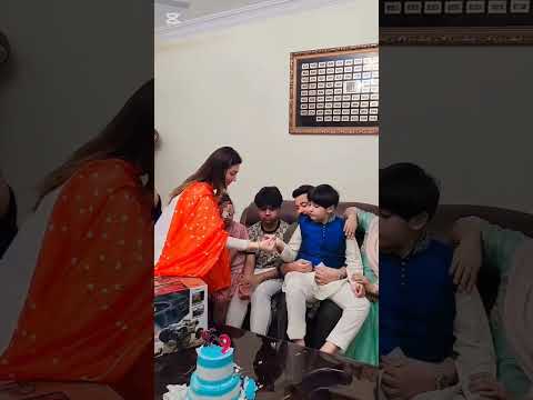 শাকিব খানকে কেক খাইয়ে দিলেন অপু বিশ্বাস | Shakib Khan Apu Biswas bubly #foryou #shorts