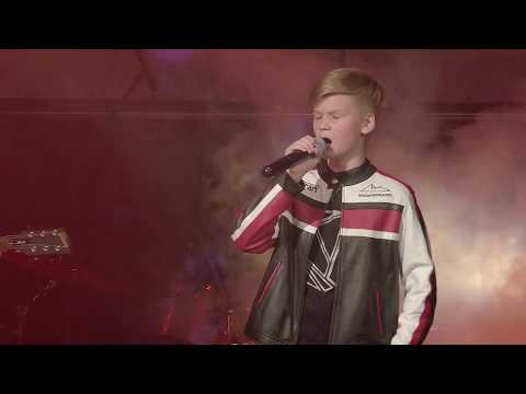 Захар Усенко (Free Fire) - Улица Роз (Ария cover) live, г. Ишим 05.11.2018