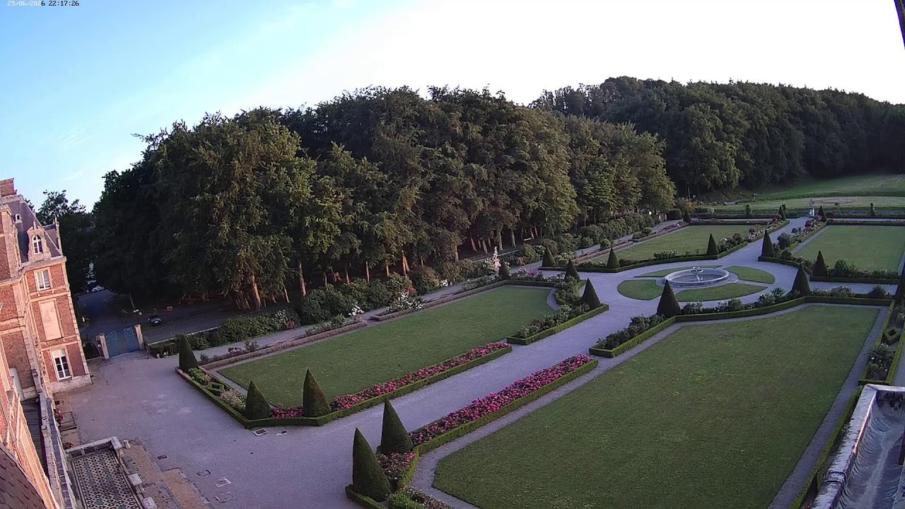 Live webcam view of Château d'Eu Formal Gardens