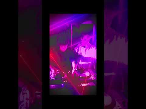 Runway x I follow rivers (TRÜSTT) remix