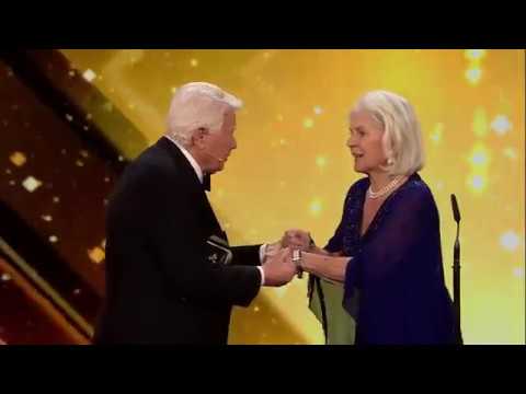 Dankesrede von Christiane Hörbiger | "Lebenswerk" | GOLDENE KAMERA 2018