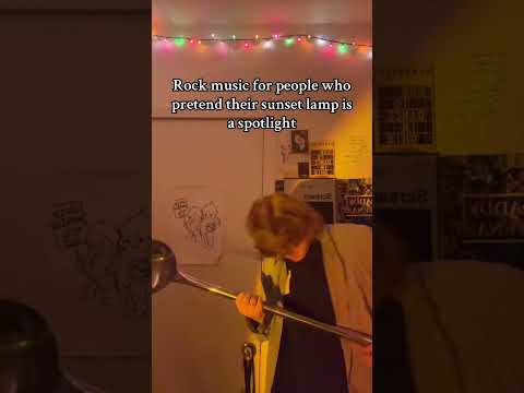 I give a rock and roll PERFORMANCE in my own spotlight #iniderock #midwestemo #punk