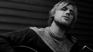 Johnny Flynn - Country Mile (acoustic)