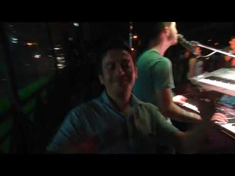 Piyanist Serdar Eren  ( Görükle Göçmen Konutları Pazar Yeri Part: 1  )  🎹🎷🎤