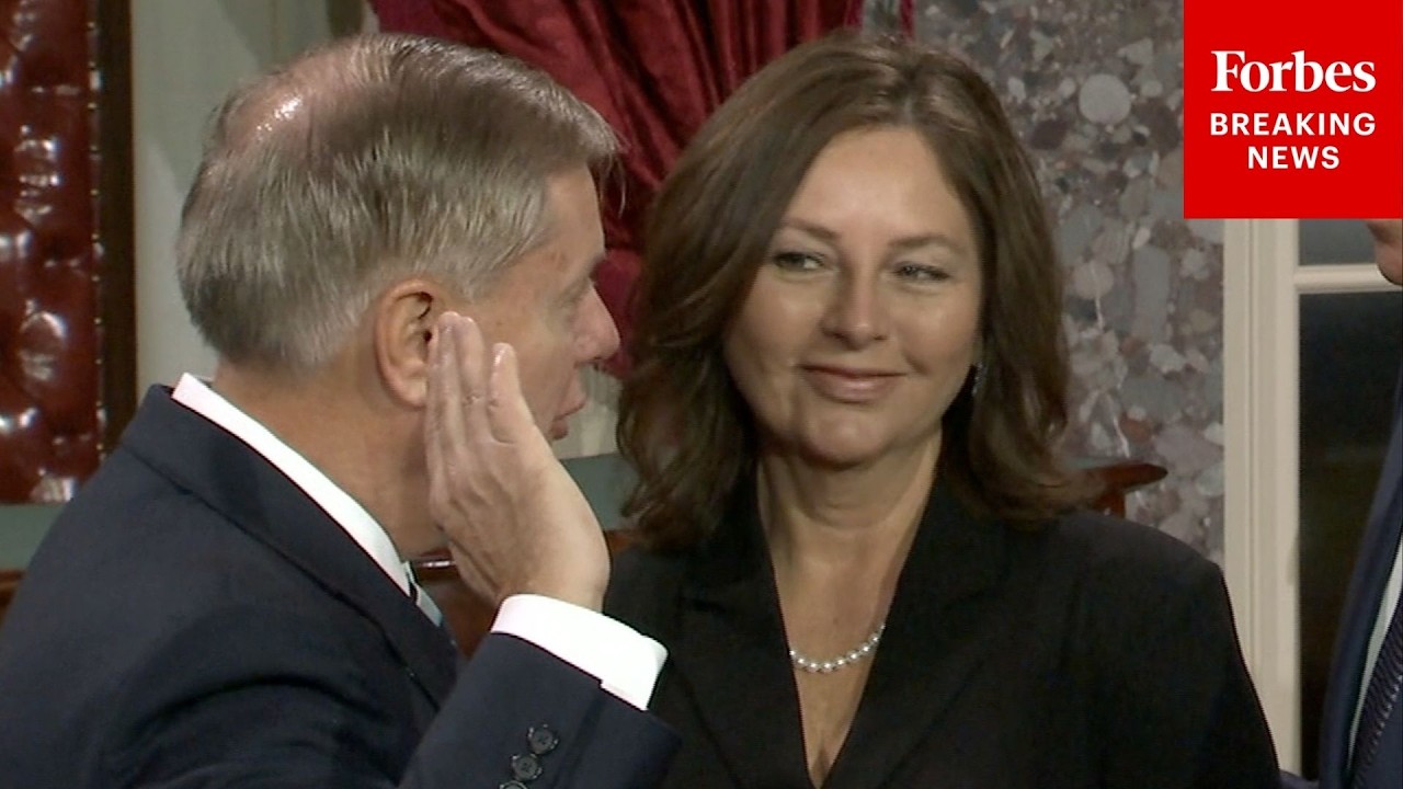 Video: Archival Clip of Lindsey Graham 2015 Senate Swearing-In With Sister