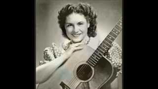 Kitty Wells - The Life They Live In Songs