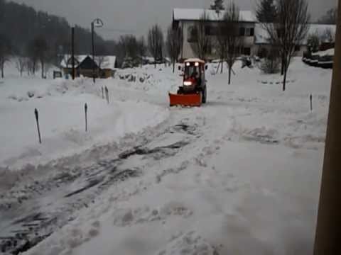 Sehen Sie hier den Foton TB-604NC beim Schneeräumen