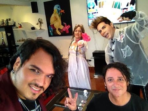 HIMNO OTAKU ( TATAKAE OTAKING ) LOS 4 FRIKÁSTICOS !! MAUREN, LUIS, CÉSAR Y MARISA