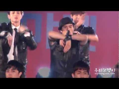 [FANCAM]121020 ZE:A Dongjun - Body to body