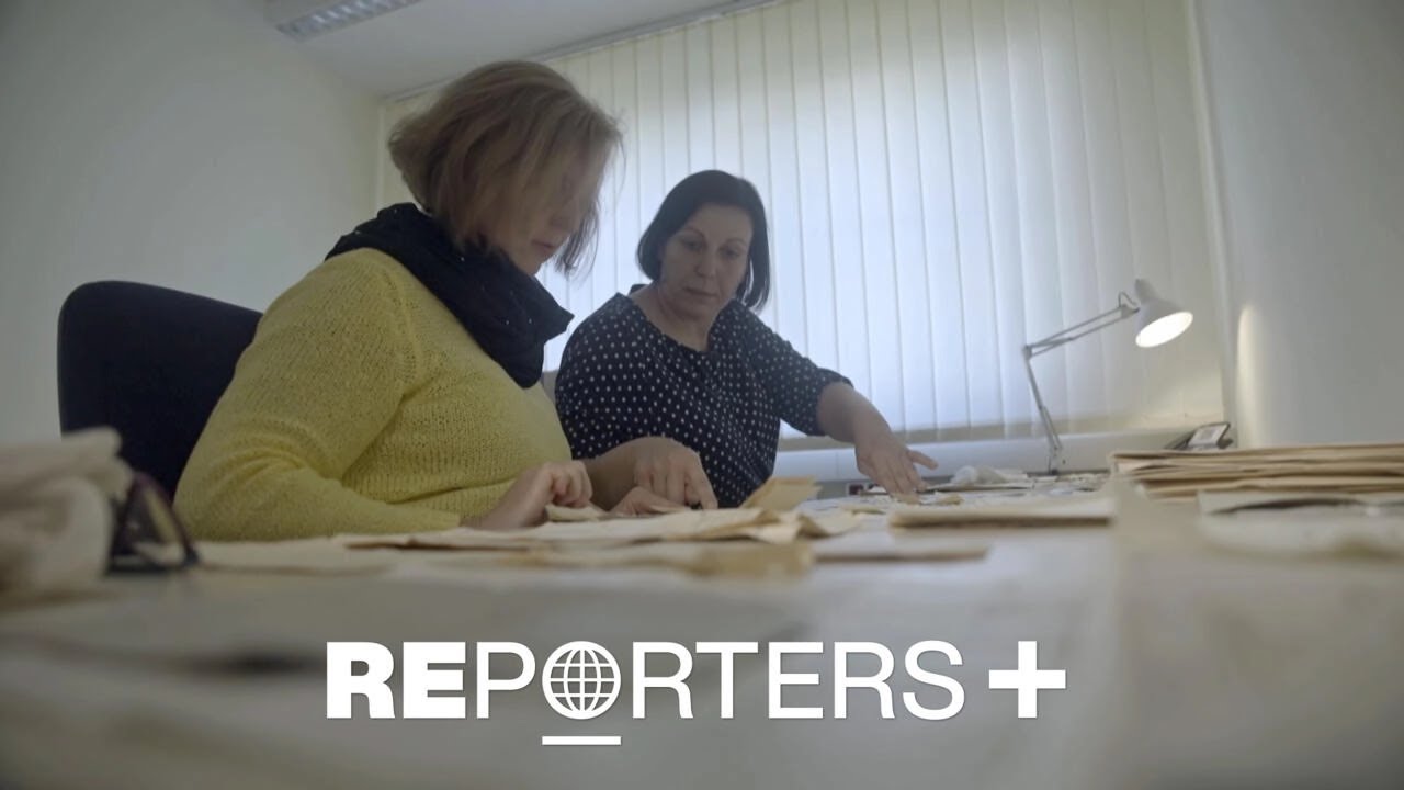 'Puzzle Women': Piecing together the files destroyed by East Germany's secret police • FRANCE 24