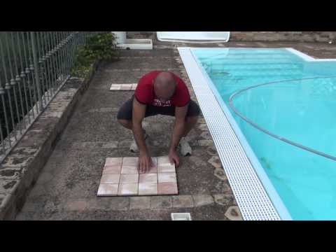 Cotto Meccano: camminamento vicino a piscina