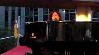Chantal Kreviazuk - Ghosts Of You (live)