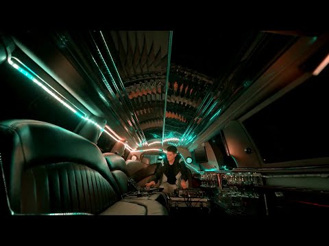 Endaf - Sownd yn y Canol | CURADUR