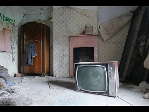 *ALMOST* UNTOUCHED HOUSE ABANDONED FOR 30 YEARS! (MINI TIME CAPSULE)