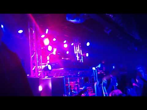 Afrojack Live London Music Hall 03/13/11 - Rihanna Whos That Chick (Afrojack Dub)