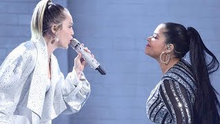 Miley Cyrus Gives POWERFUL &#39;Wrecking Ball&#39; Performance with The Voice Finalist Brooke Simpson