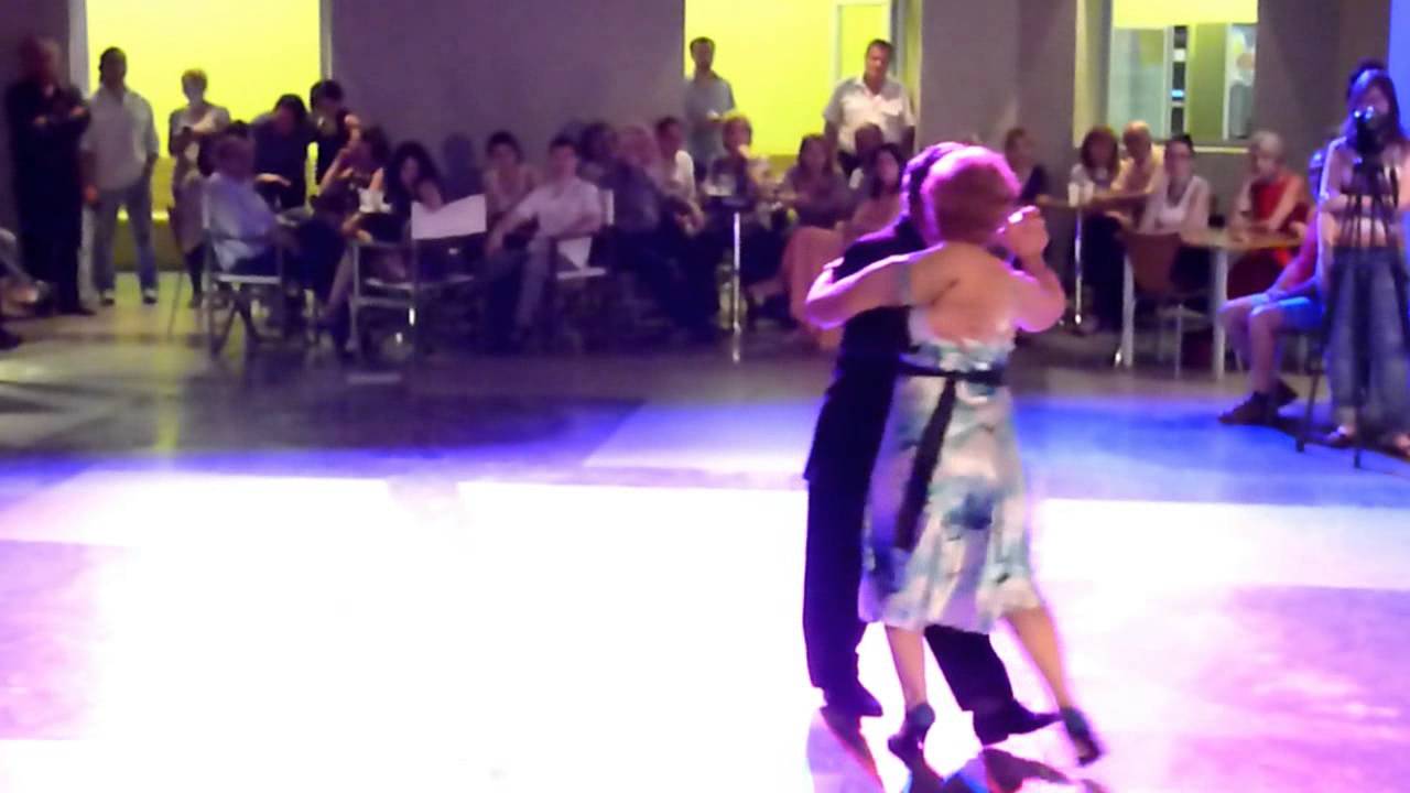 2 La Milonga del Patio presenta a Liliana y Jorge Rodriguez "Viviani"