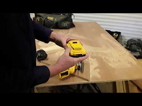 Akumuliatorinis siaurapjūklis DeWalt DCS331N be akumuliatoriaus ir kroviklio video