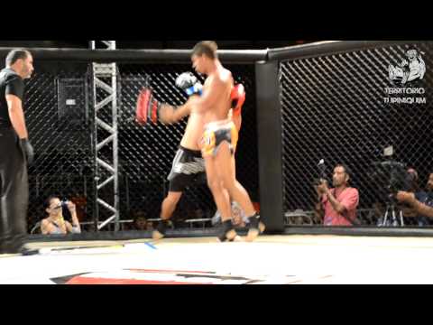 Adriano vs Derley - Minas Combat 2