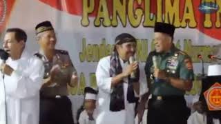 Download lagu Sholawat Padang Bulan Habib Lutfi Bin Yahya ki Ent... mp3