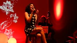 Elena Gadel cantando "Tu mirada" en Sta.Coloma de Farners