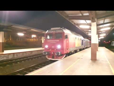 Trenul IR 1833 Iași-Timișoara Nord sosește timpuriu la Oradea