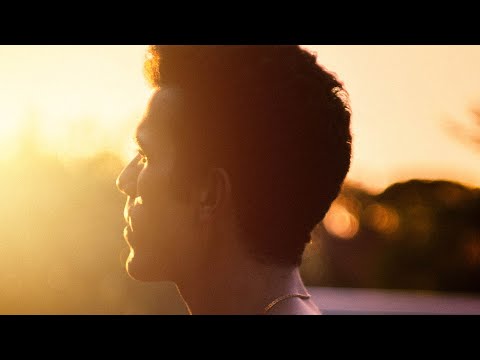 afbeelding Of an Age | Trailer