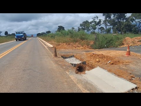Paving/asphalt work on MG-202 and 402 between Urucuia and Pintópolis is advancing to the final st...