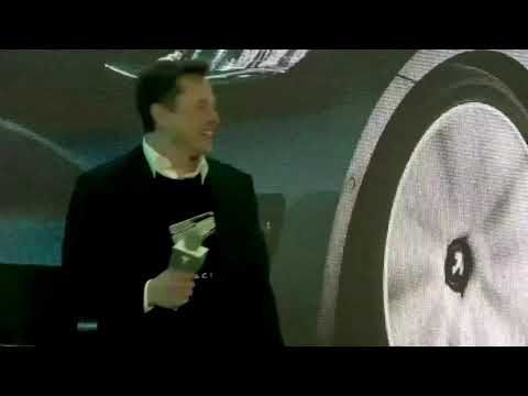 埃隆-馬斯克獲得了一個新的頭銜："特斯拉的Technoking"。 (Elon Musk gets a new title: 'Technoking of Tesla')