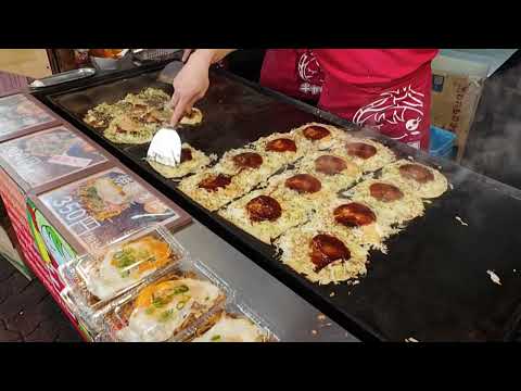 Japanese Street Food. Okonomiyaki at Kyabetsu-yaki Namba | EAT | JAPAN