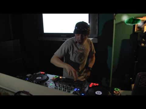 [Exclusive] DJ Bully - Scratch Routine for Skullcandy