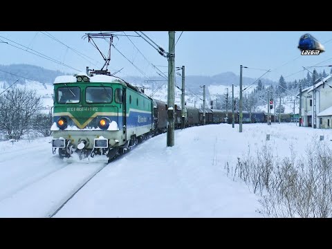 Train VS Heavy Snow🚊☃🚊 Marfar UTZ Freight Train in Gara Mestecăniș Station - 28 Decemeber 2021