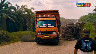 Download lagu Epic Truck Fails ‼️ Hino 500 Rollover & Palm Fruit Truck Struggle mp3 Download lagu Epic Truck Fails ‼️ Hino 500 Rollover & Palm Fruit Truck Struggle mp3