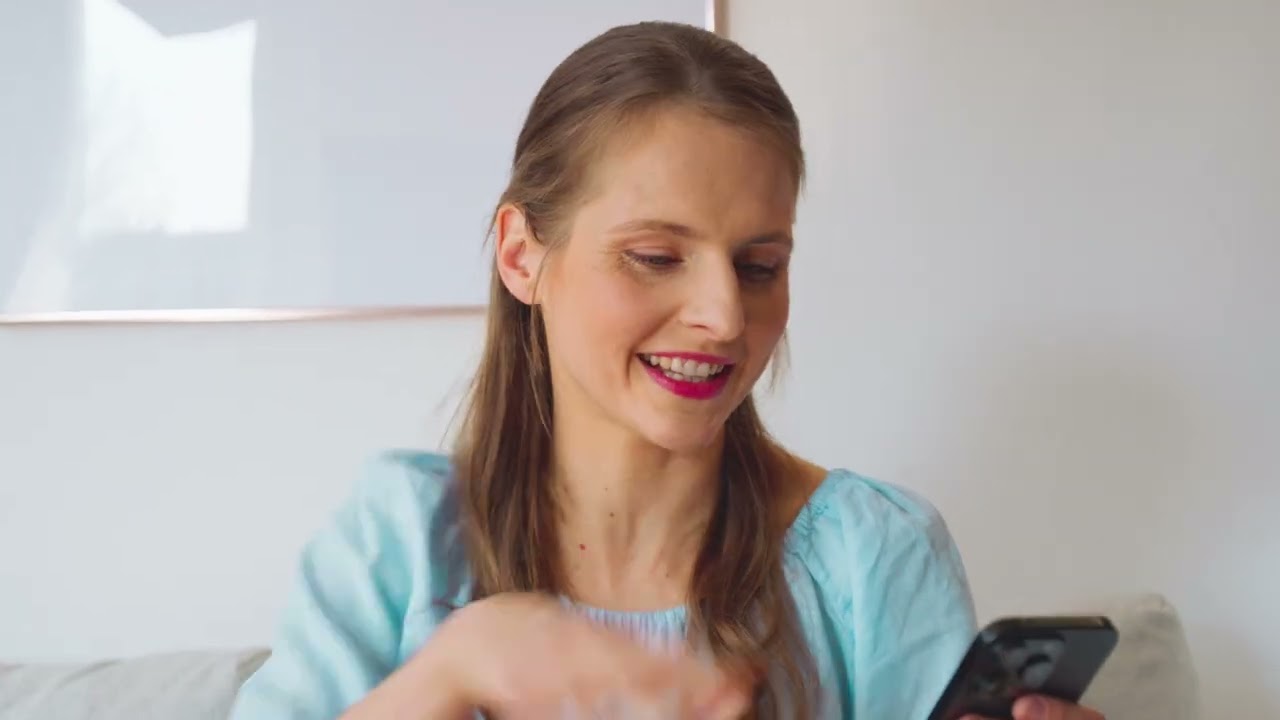 Přehrát video