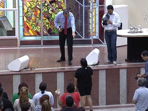 SENHORA QUE CHEGOU NA IGREJA COM HEMORRAGIA E FOI CURADA NA HORA