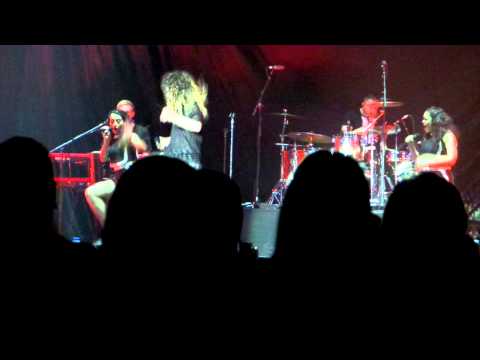 Ella Eyre - Gravity (Live, Liverpool)