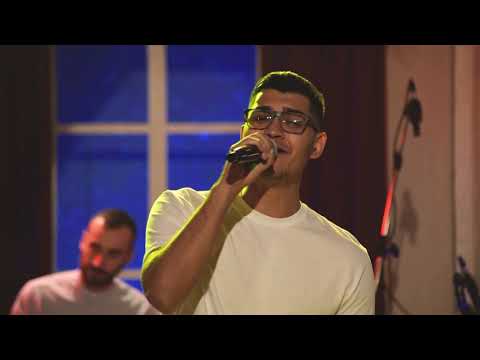 Cede Spasic - A jas ostanav tebe da te cekam (Live Music ShowROOM)