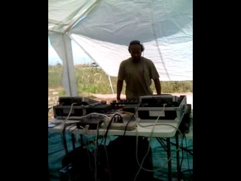 DJ Davie D spinning in Sarasota
