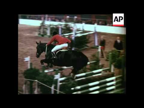 HORSE OF THE YEAR SHOW - COLOUR