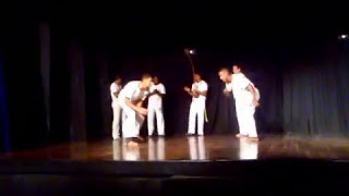 preview picture of video 'Capoeira Tribo de Gade no Teatro 2013'