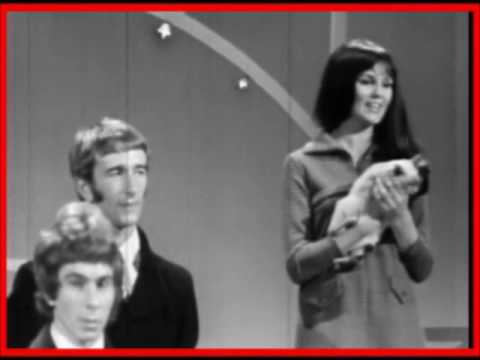 ♫ The Executives  ♥ The Carnival Is Over ♫