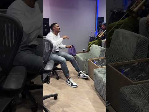 Musical genius, Samthing Soweto cooking something special with a band in studio