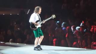 AC/DC Givin The Dog A Bone (Live in St Paul 2016) Multi-cam