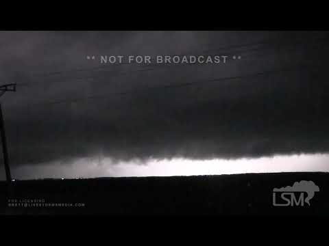 12-14-2022 Tallulah, LA - Tornado Sirens and Possible Cone Funnel with Lightning