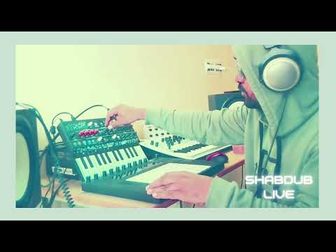 Live Techno Jam with Arturia MicroFreak and Ableton Push 2