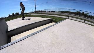 preview picture of video 'Justin 'Bones' White & Nate Haggard // Zionsville Skatepark'