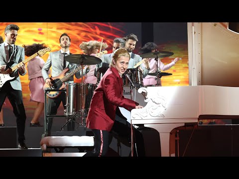 Andrea Guasch imita a Jerry Lee Lewis en 'Great balls of fire' - Tu Cara Me Suena